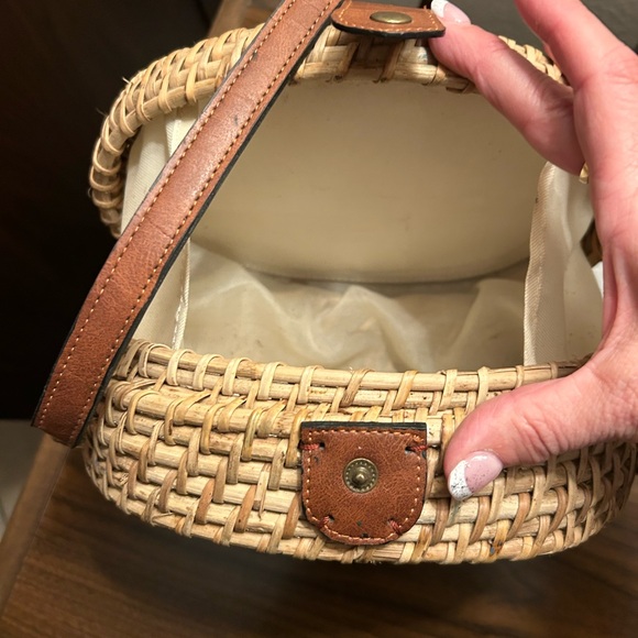 Brand new straw crossbody pocketbook - Picture 4 of 4